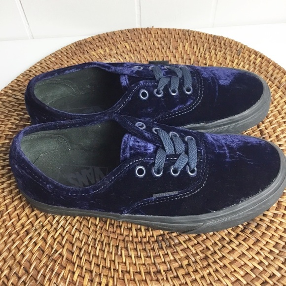 Vans Women’s Dark Blue Velvet Shoes Size 7 - Picture 3 of 5